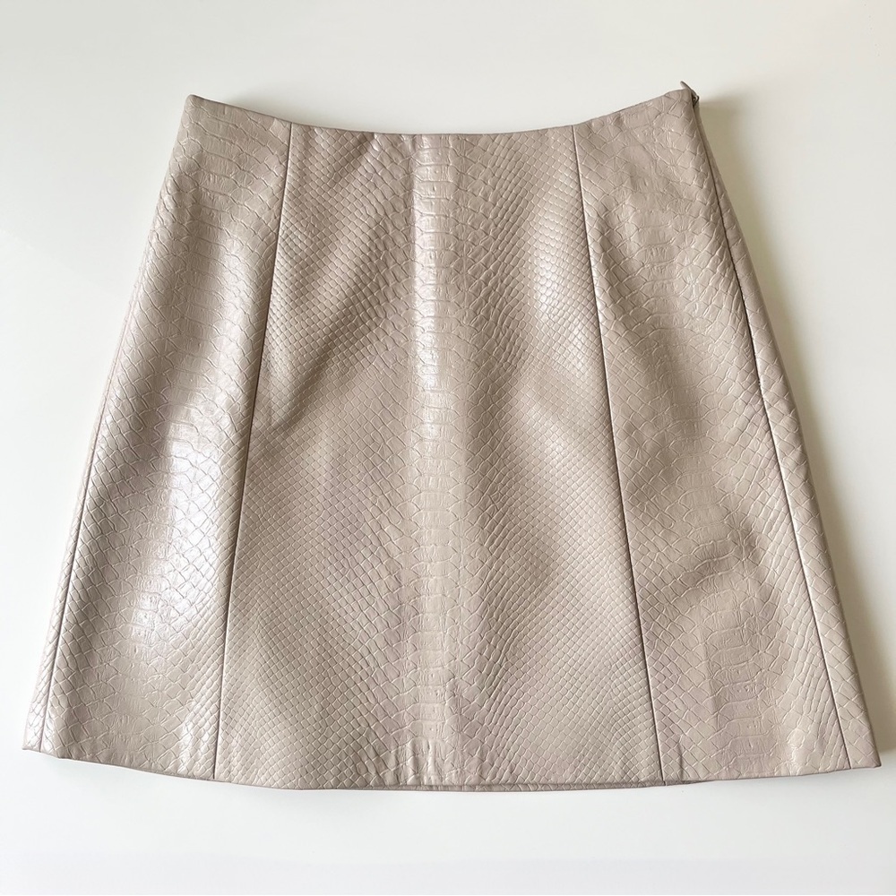Aritzia Babaton Modern Vegan Leather Croc Embossed Mini Skirt Size 0